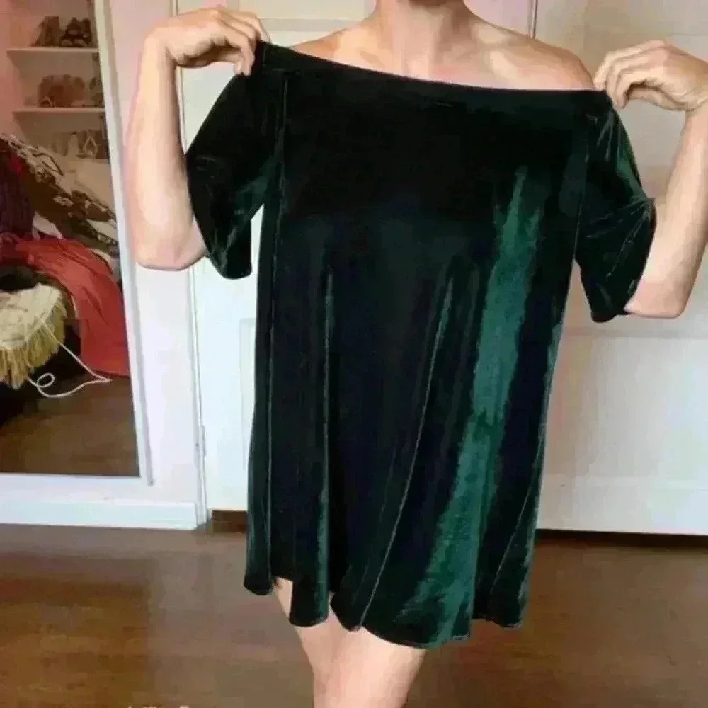 Gianni Bini green velvet babydoll dress off the shoulder mini christmas size L